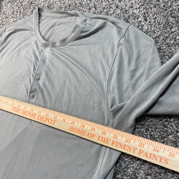 Lululemon Metal Vent Tech Henley Long Sleeve Button Snap Shirt Gray Men's Large - Picture 5 of 7